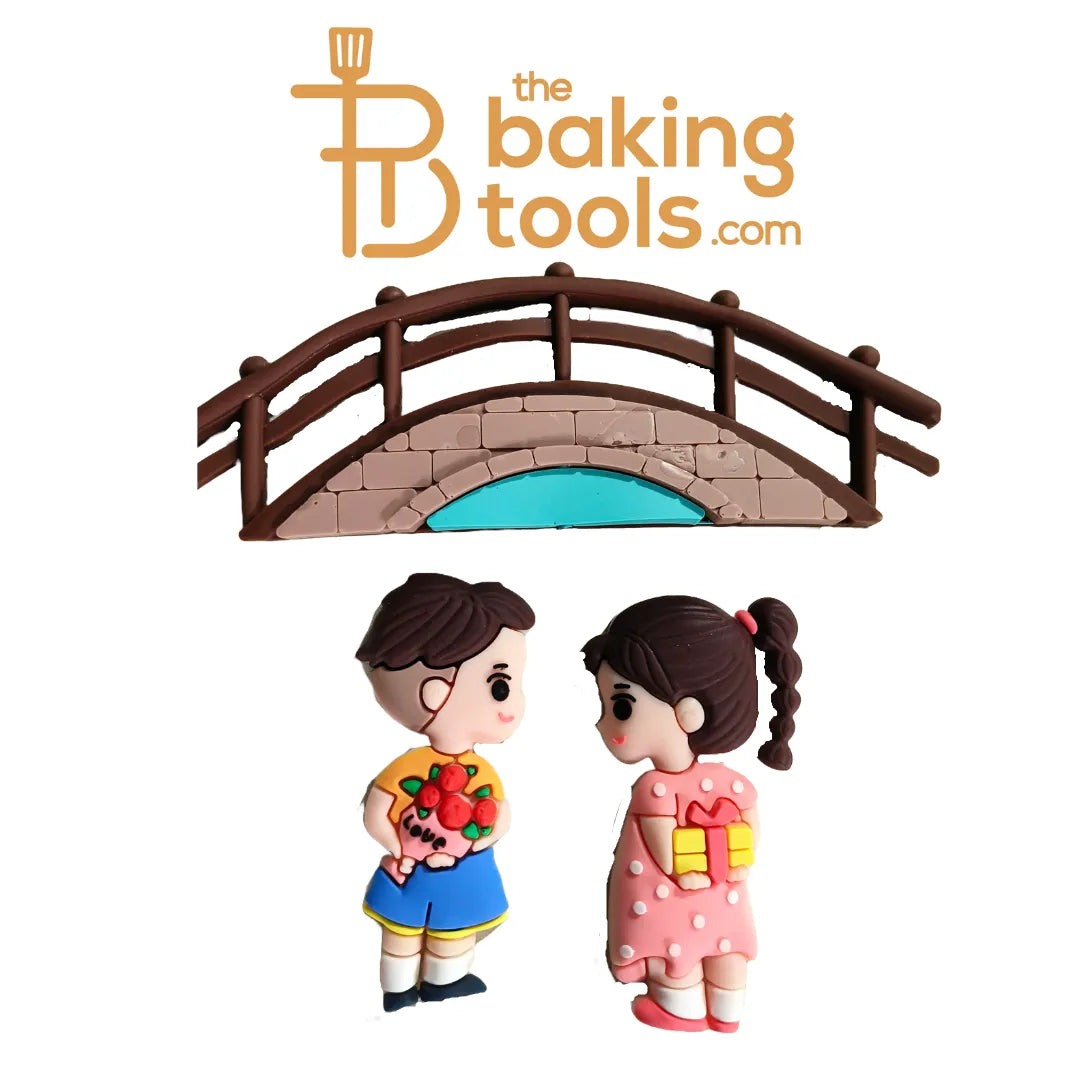 Miniature Couple Cake Topper -007 - thebakingtools.com