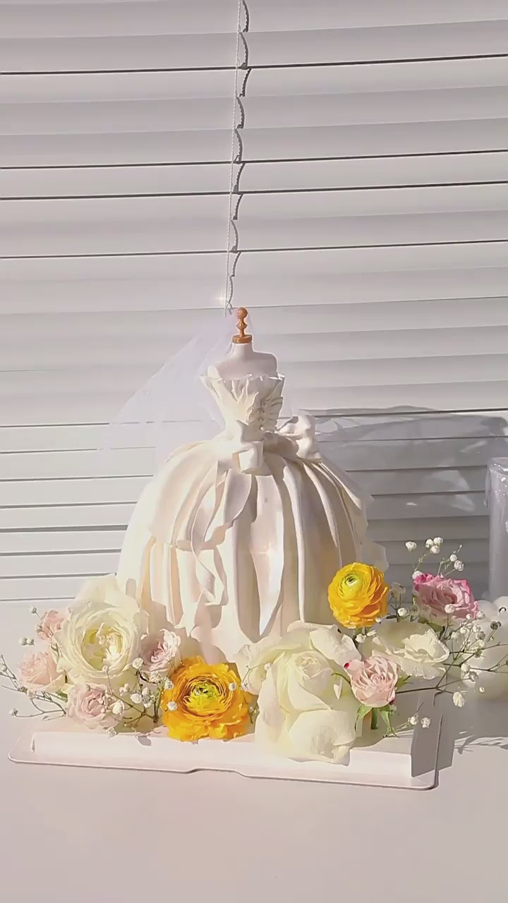 Musical Electric Cake Turntable Tutorial Video - thebakingtools.com