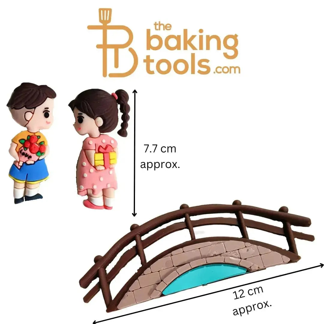 Miniature Couple Cake Topper -007 - thebakingtools.com
